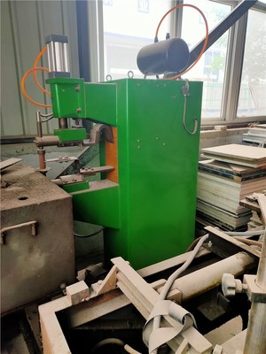 河南鄭州金水區高價回收門廠設備 冷壓機、精密鋸及北京叉車、木工機械的循環利用之道
